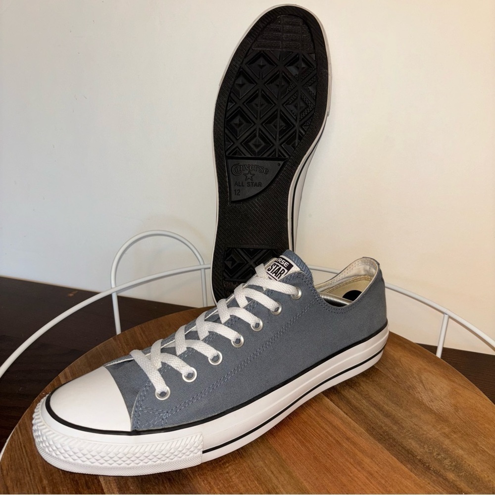 Converse Unisex Chuck Taylor All Star Low Top Womens Sz 14 Men Sz 12 Gray Shoes